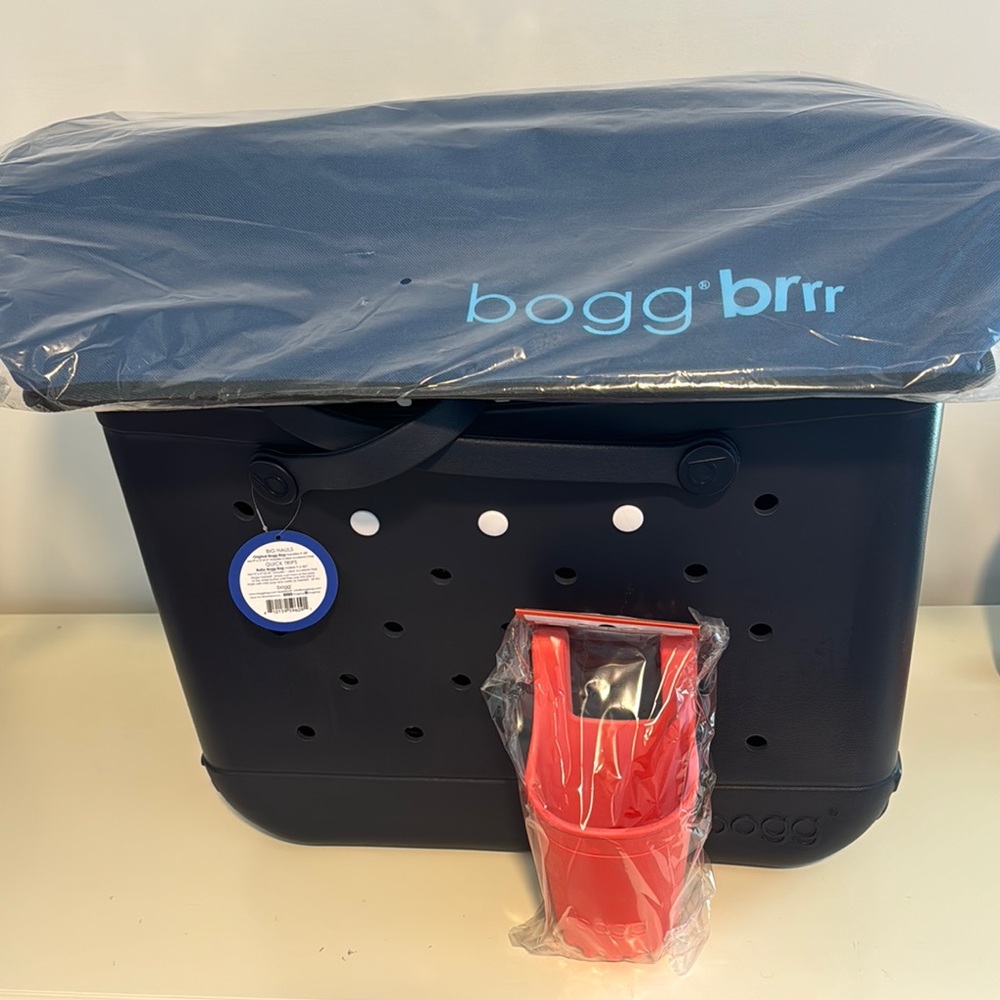 NWT NAVY BLUE BOGG BAG COMBO includes cooler and cup caddy